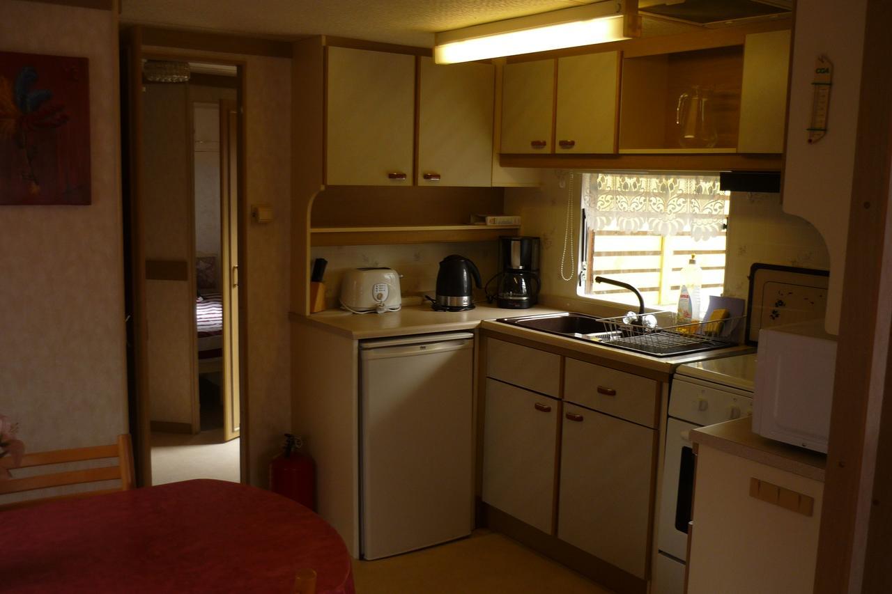 Mobile Home Le Clos De See Chérencé-le-Roussel Esterno foto
